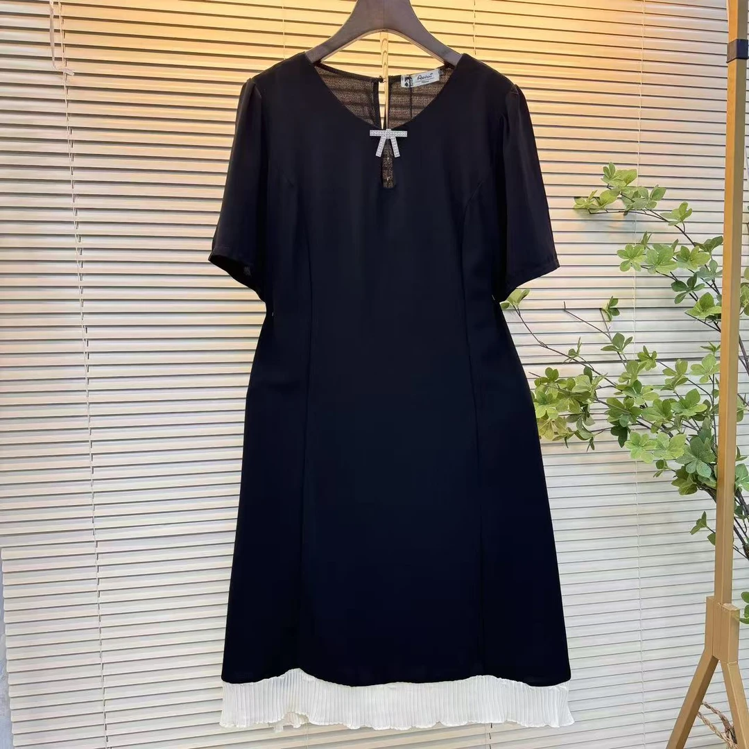 新款大码胖mm减龄蝴蝶结气质连衣裙法式小香风弹力镂空小黑裙礼服