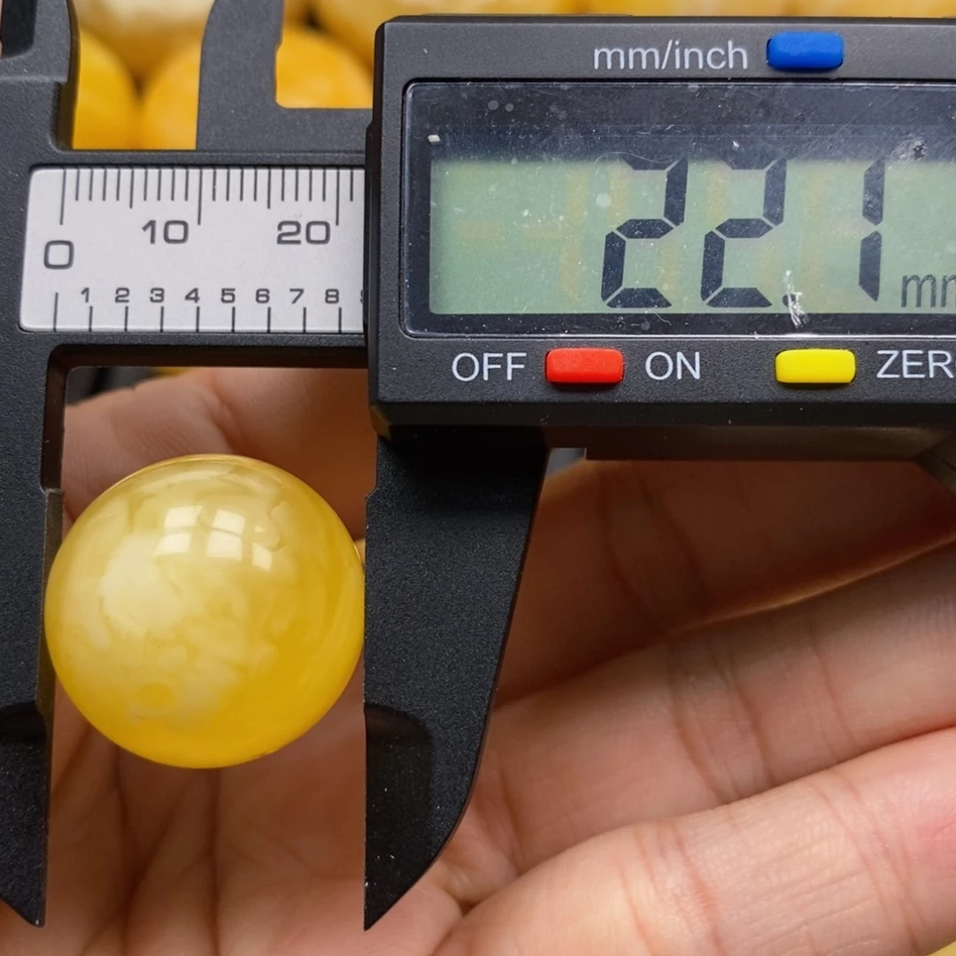 蜜蜡未镶嵌珠宝奇石