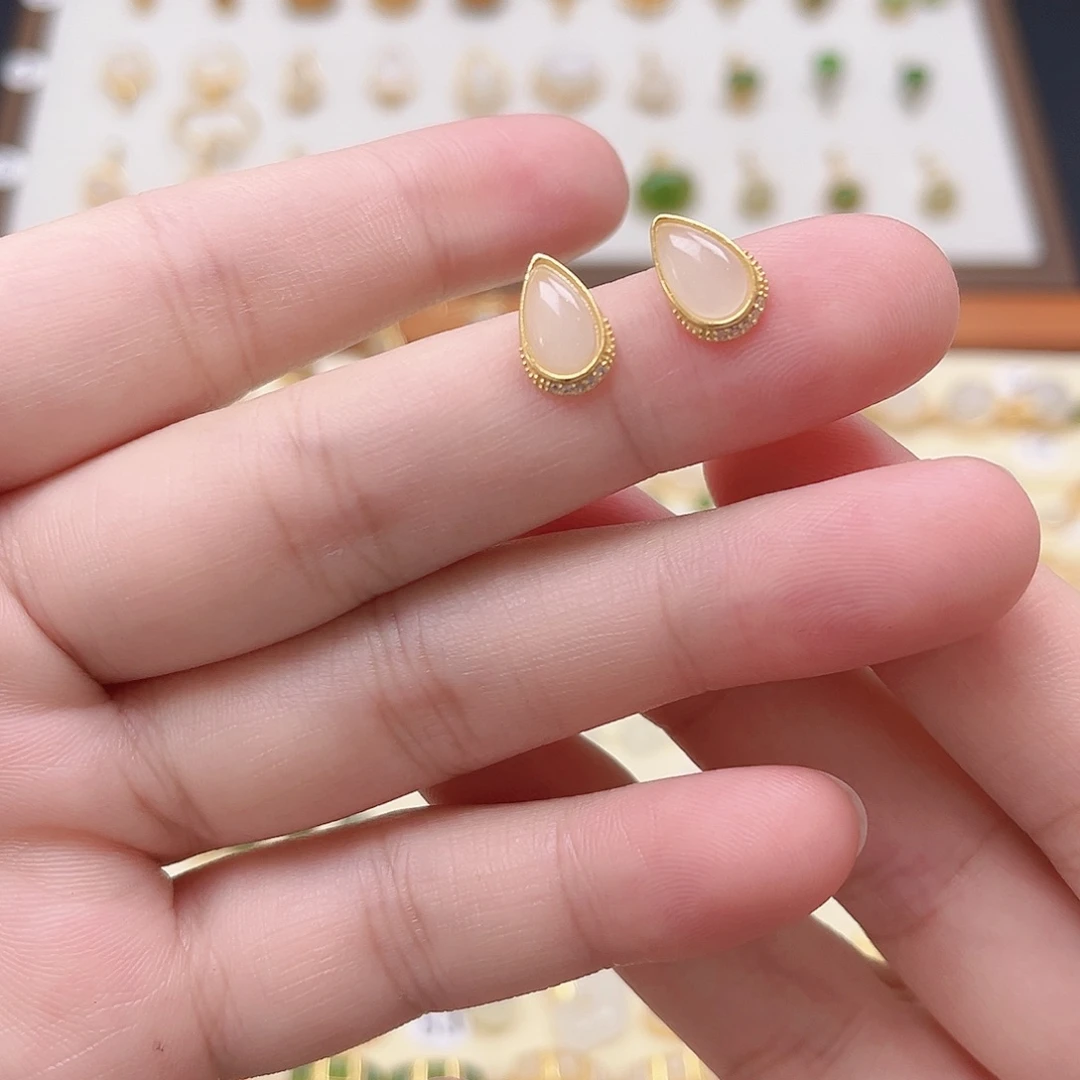 微***吖和田玉银S925镶嵌耳饰