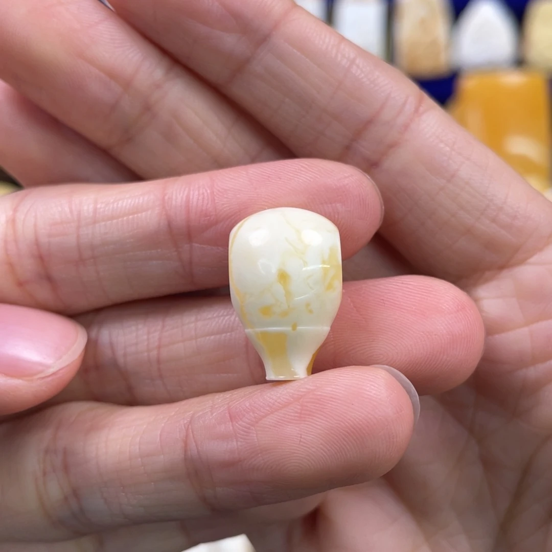 蜜蜡裸石未镶嵌法**法琥珀蜜蜡三通