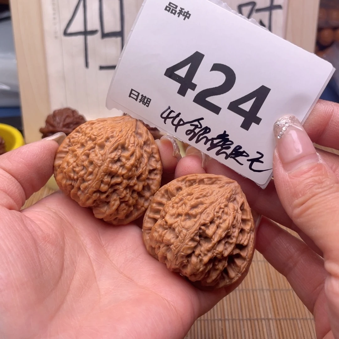 文玩核桃把件424号全品虎头王