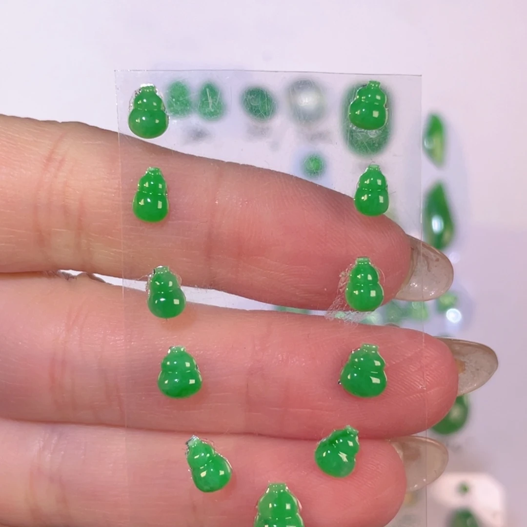 翡翠未镶嵌颈饰裸石