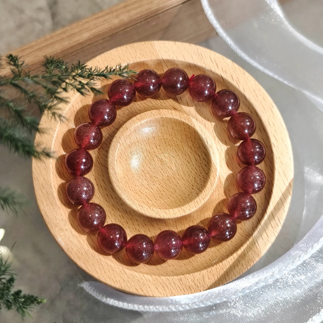 天然草莓晶圆珠手串夏季必备