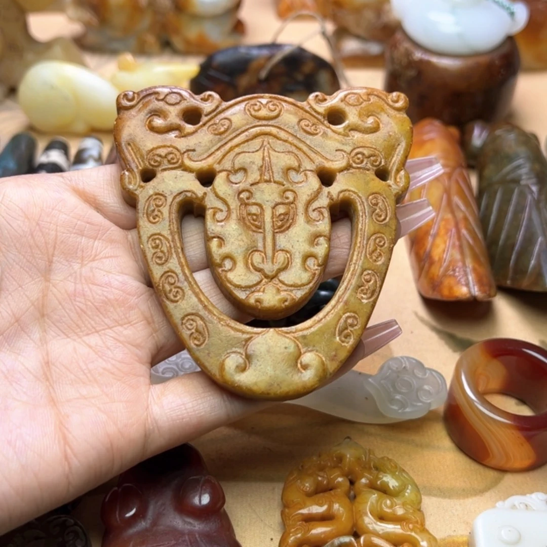 【闪购商品】蛇纹石玉颈饰未镶嵌