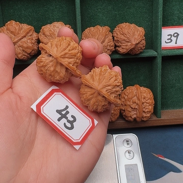 吊坠文玩核桃瓷娃娃36尺