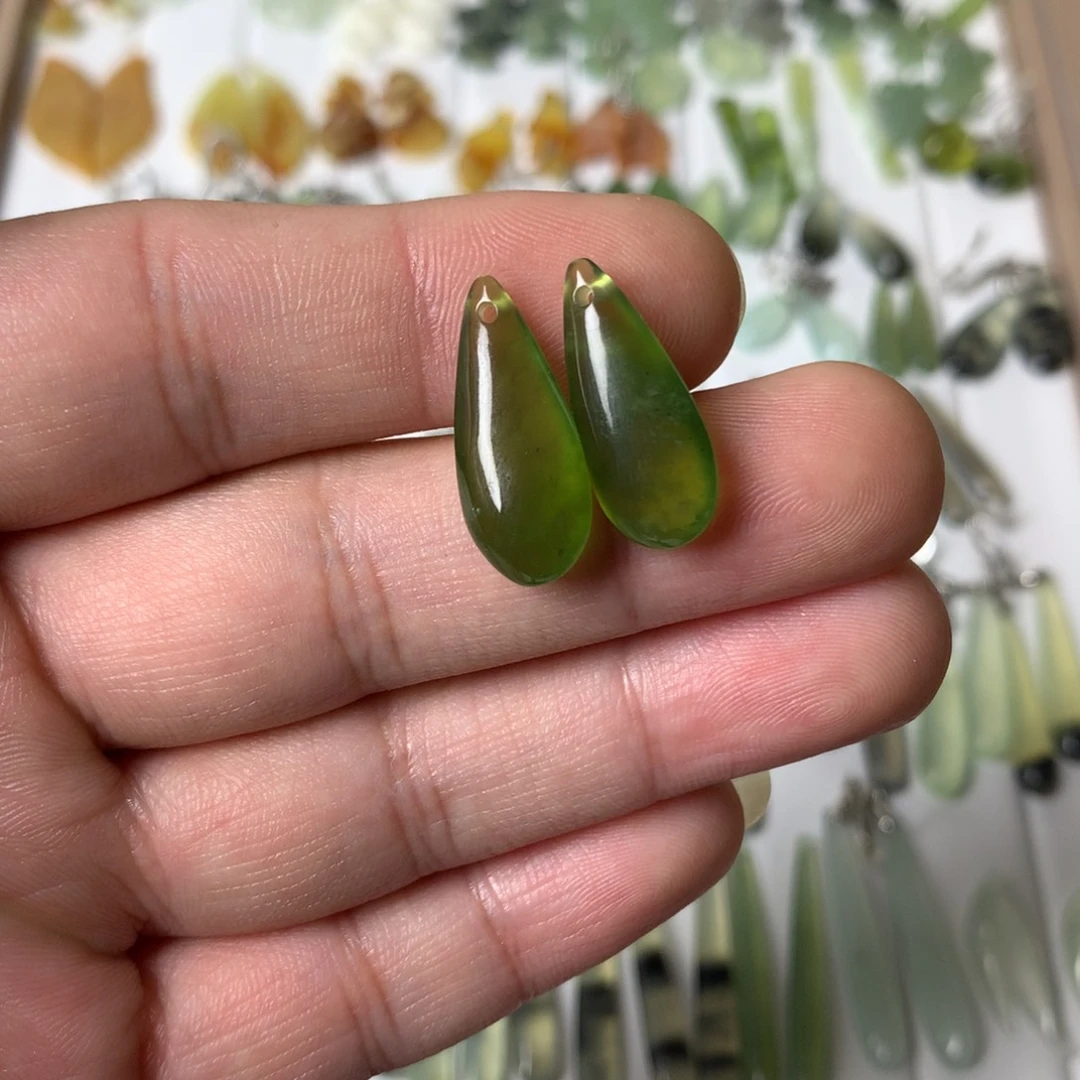 蛇纹石玉耳饰未镶嵌一*舟