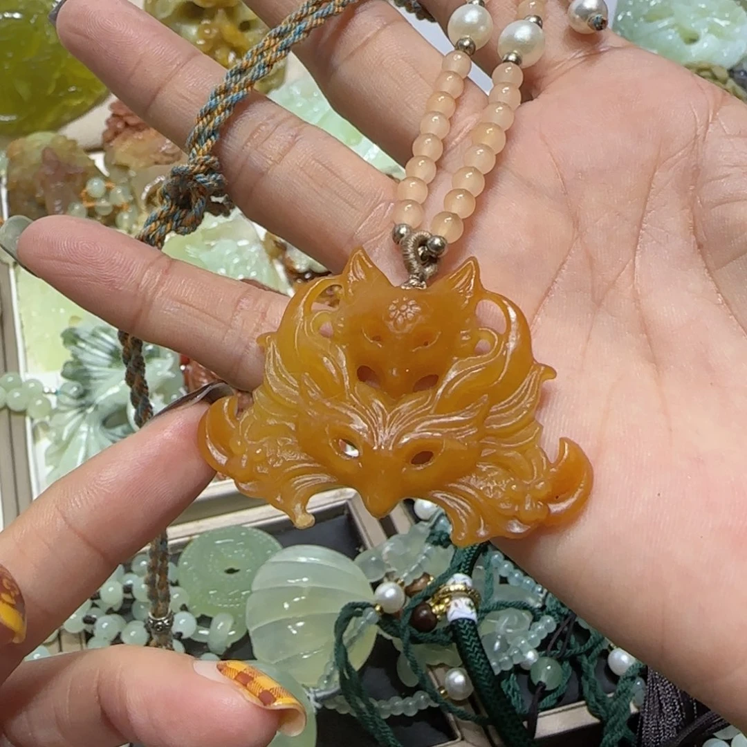 未镶嵌蛇纹石玉吊坠