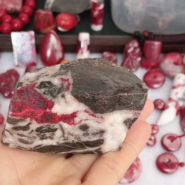 天然辰砂原石朱砂190克