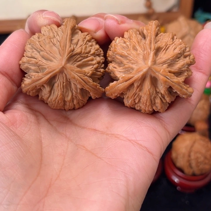 文玩核桃吊坠44全品大尺虎头正奔