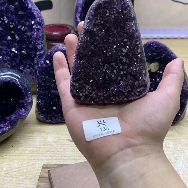 紫晶大型摆件（非配饰）未镶嵌