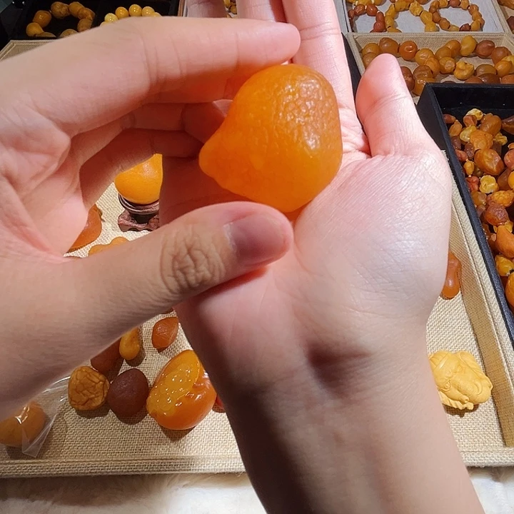 琥珀颈饰未镶嵌蜜蜡海漂荔枝皮小恐龙