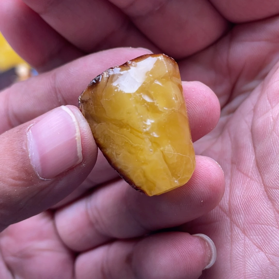 定制琥珀未镶嵌蜜蜡