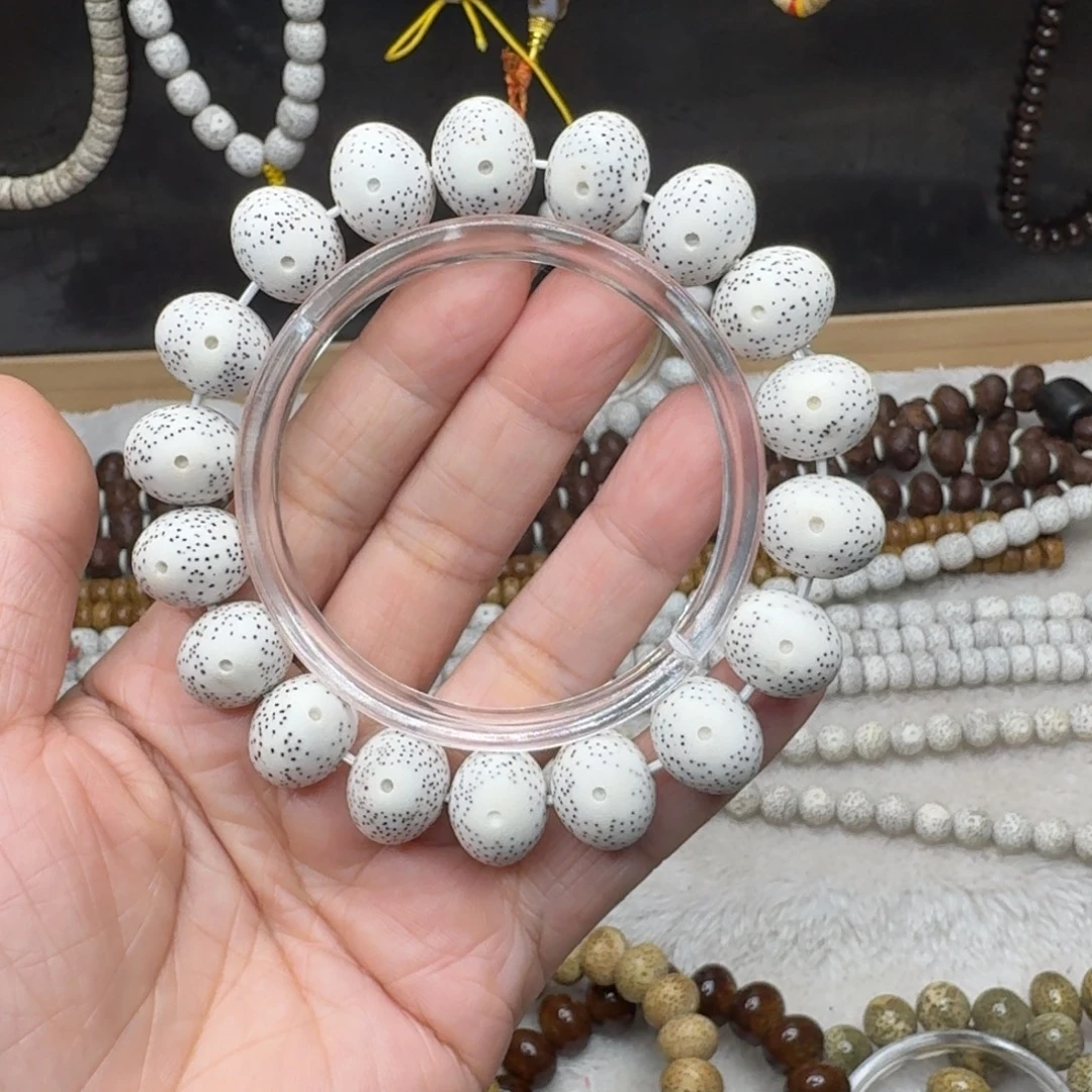 @***进星月菩提吊坠C u ddsfhchcghgjk