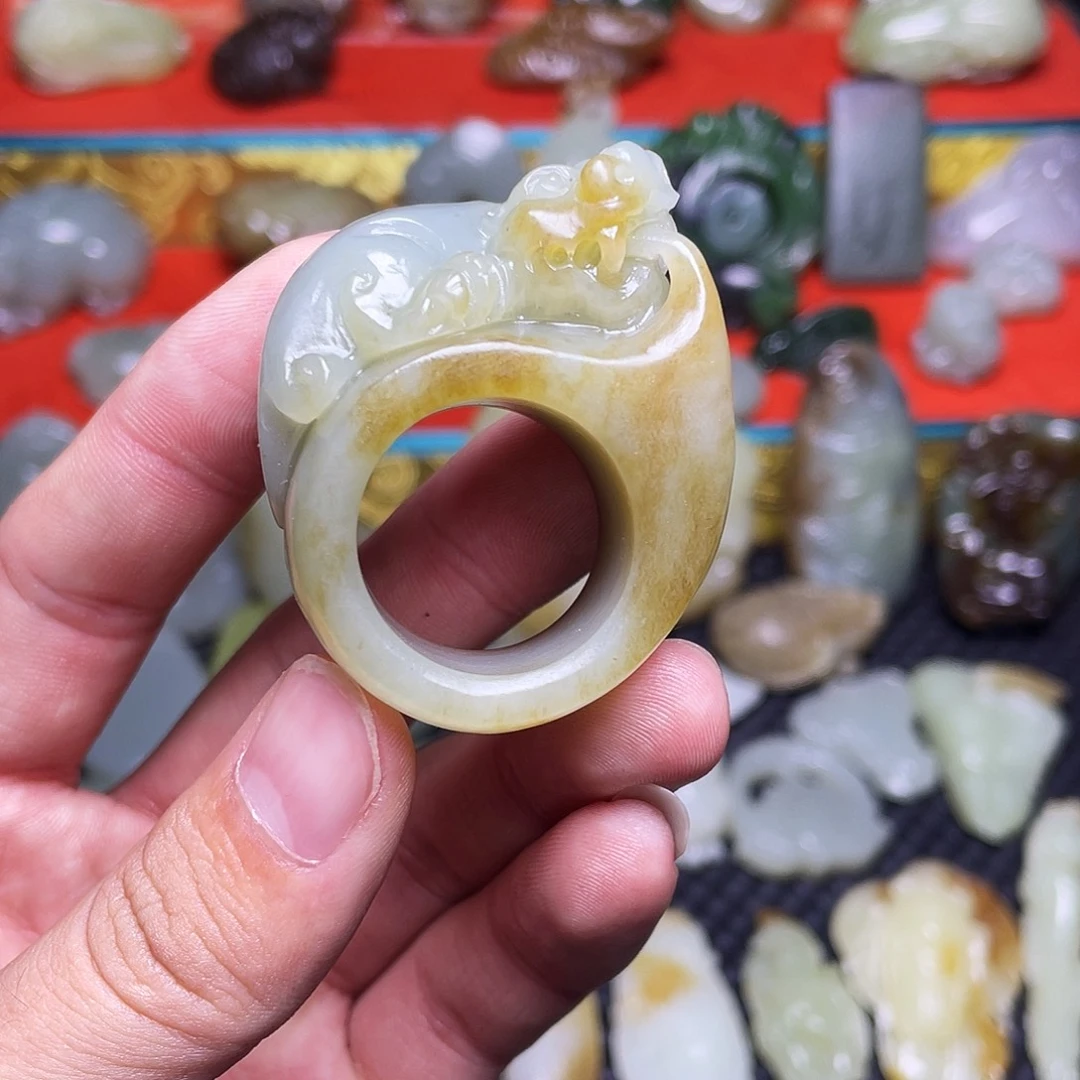 懒***阳和田玉未镶嵌颈饰