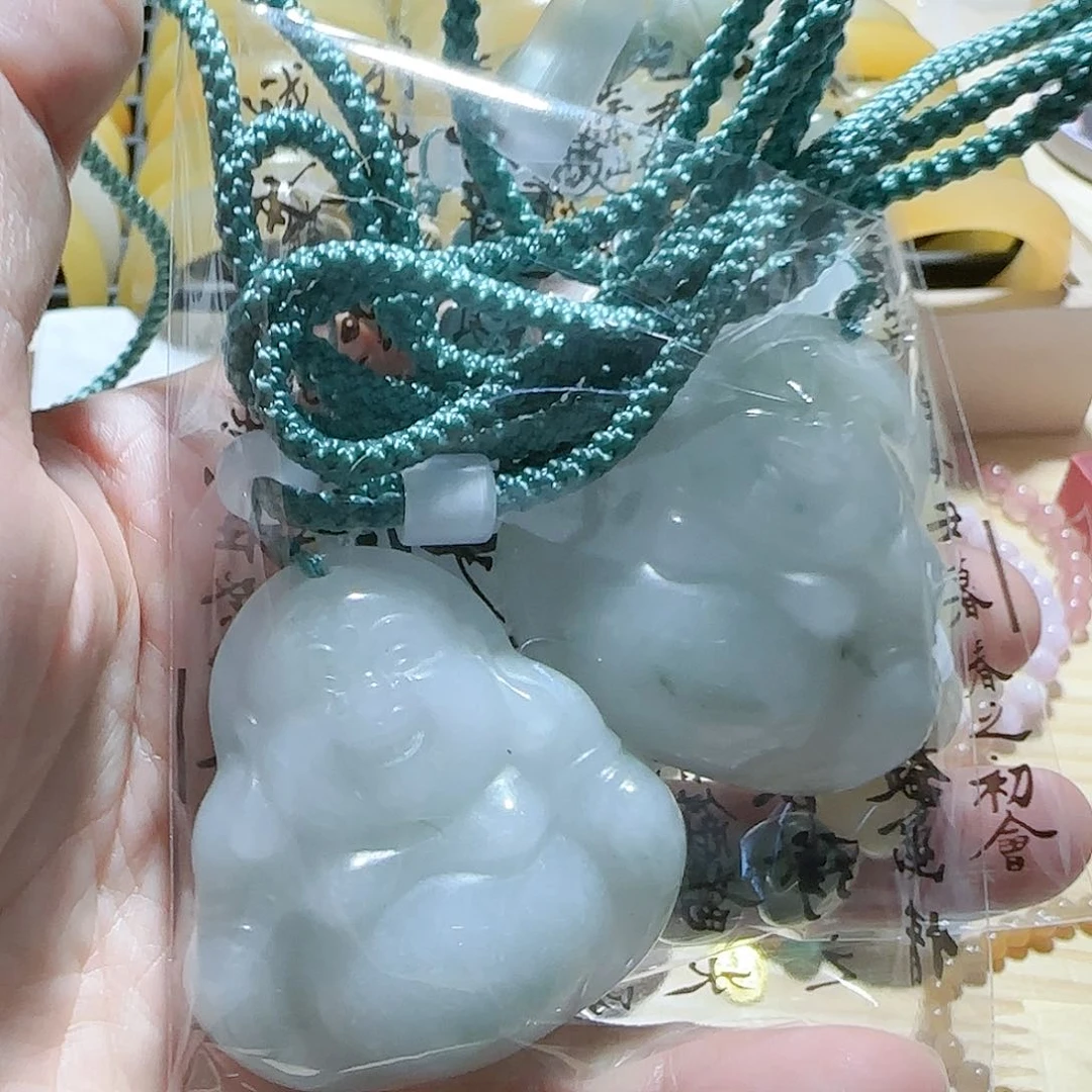 石英质玉（金丝玉）未镶嵌颈饰小****e