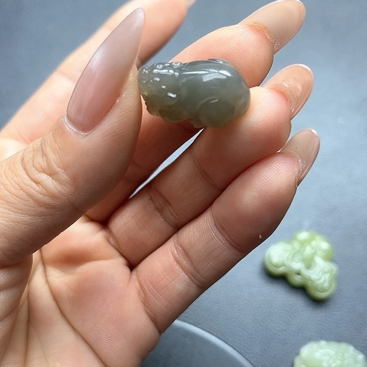 【闪购商品】颈饰未镶嵌和田玉