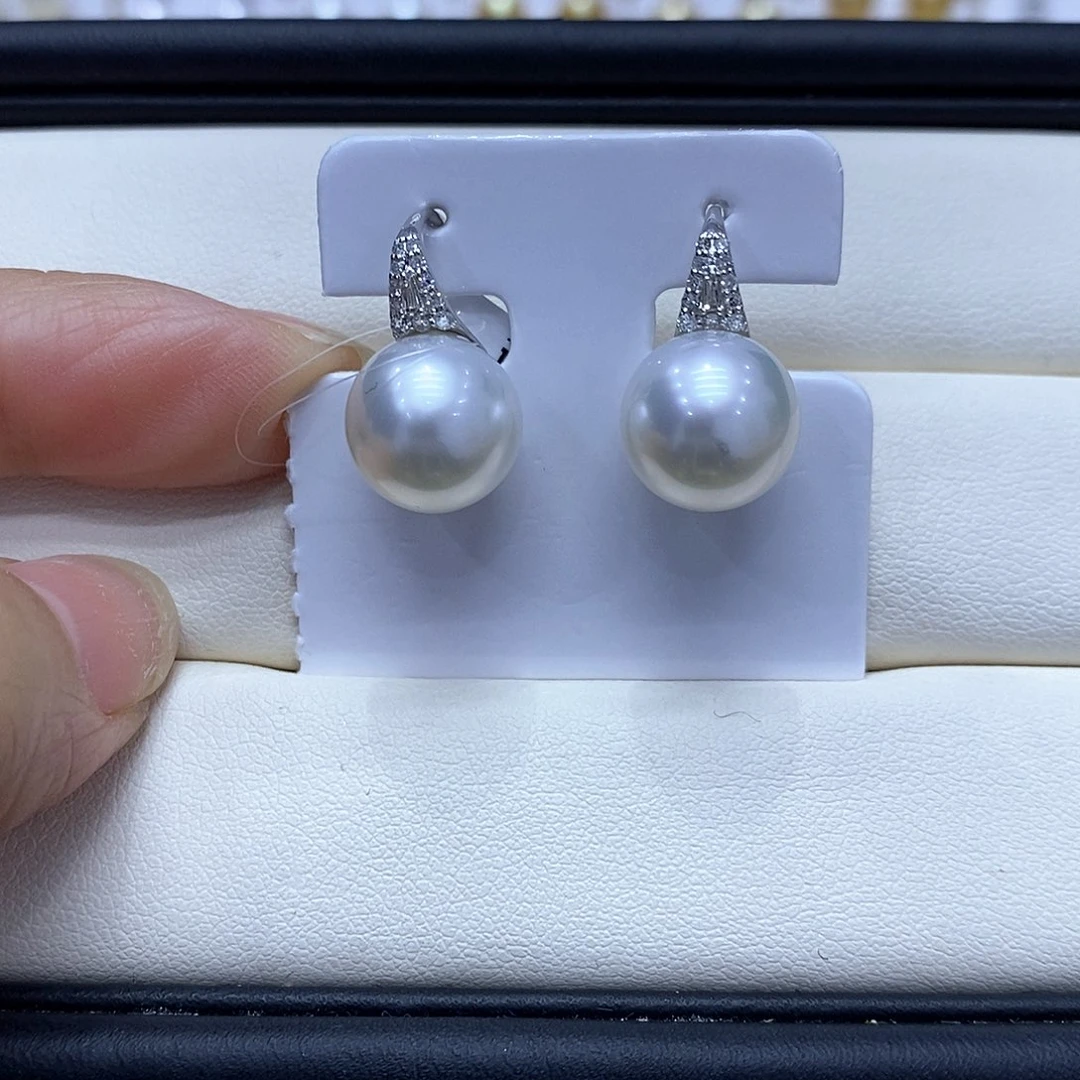 海水珍珠18K金镶嵌耳饰11到12点位澳白