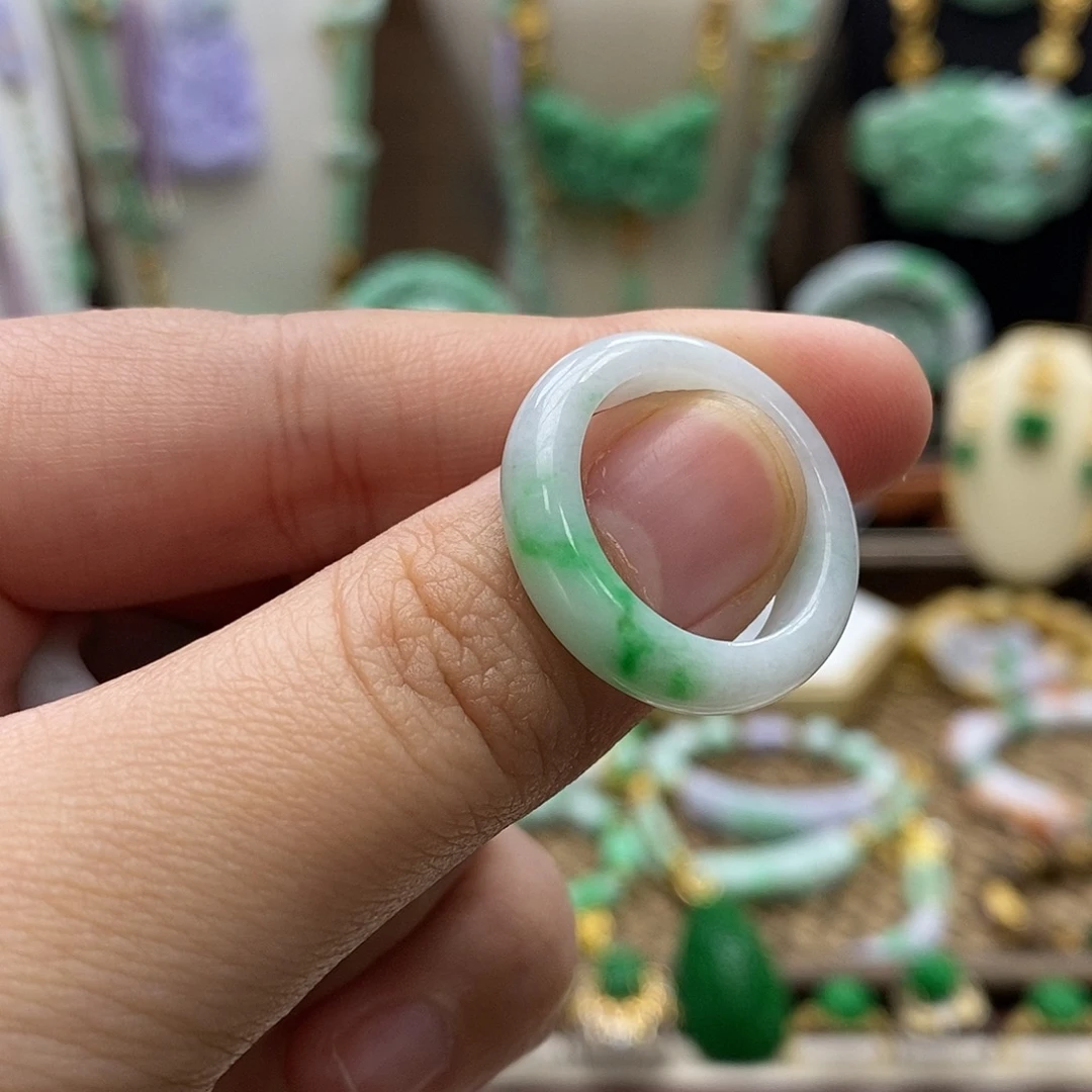 翡翠未镶嵌颈饰戒圈16