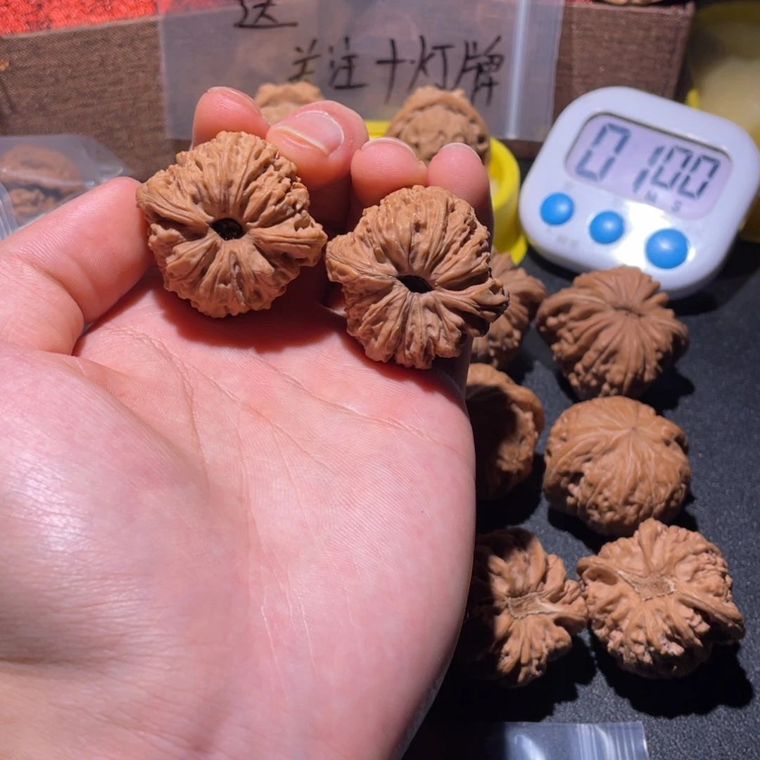 文玩核桃吊坠逐鹿南疆