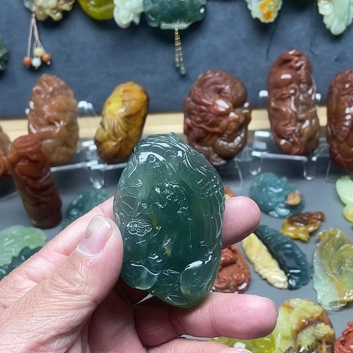 蛇纹石玉未镶嵌挂件