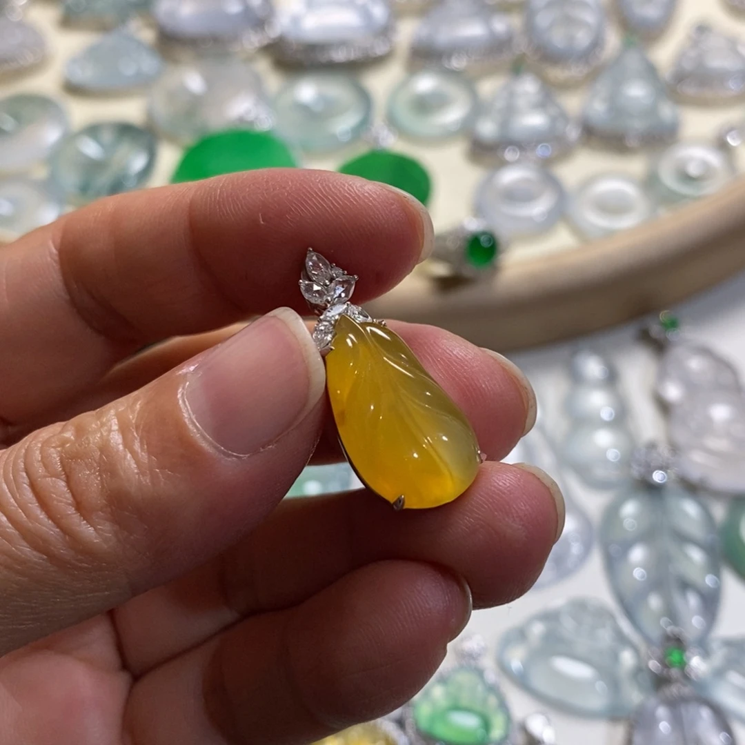 翡翠18K金镶嵌吊坠(不含链)叶子