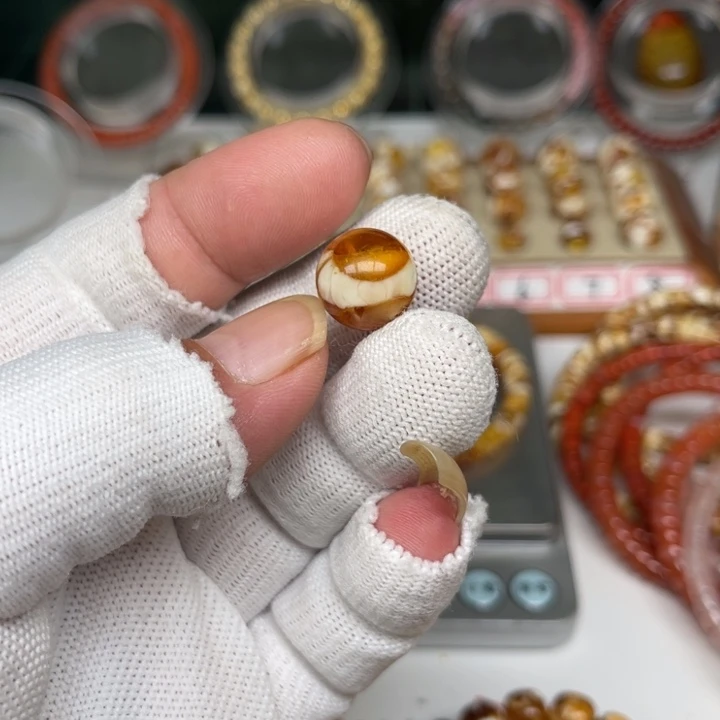 琥珀未镶嵌裸石65号