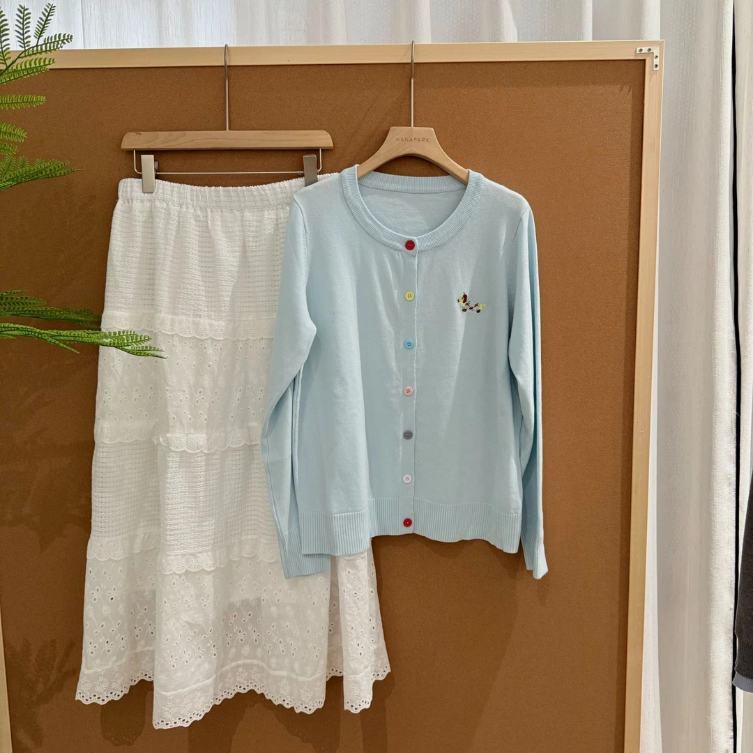 大码胖妹妹春季新款显瘦减龄糖果色扣子刺绣小狗开衫毛针织衫