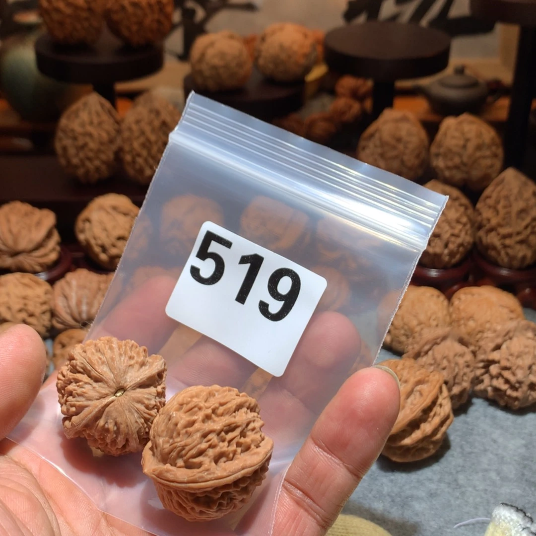 叫***丶把件桃核野生莲花519号