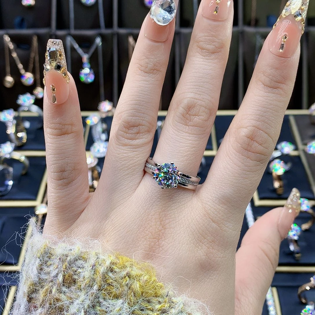 合成碳硅石（莫桑石）戒指/指环18K金镶嵌?*