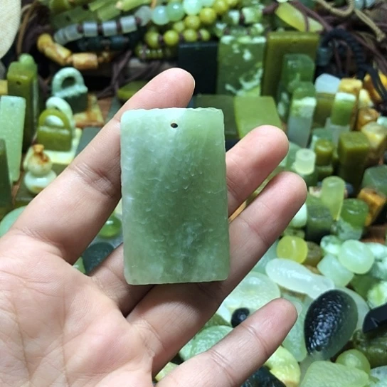 未镶嵌岫玉吊坠岫