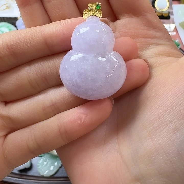 翡翠未镶嵌颈饰葫芦