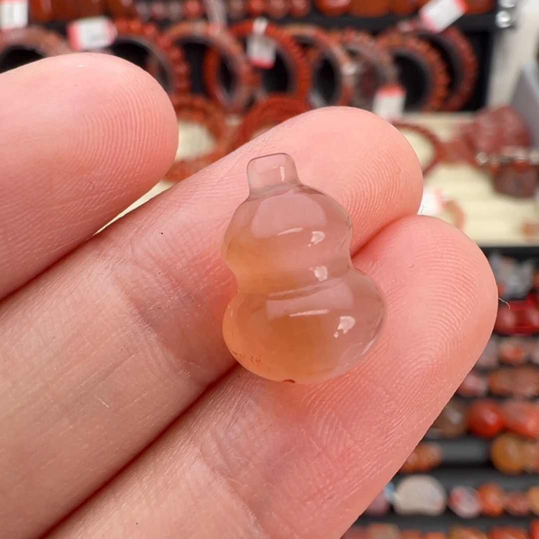 南红玛瑙未镶嵌颈饰葫芦