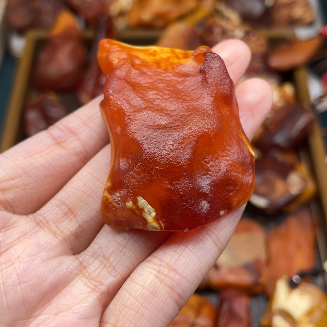 琥珀未镶嵌珠宝奇石