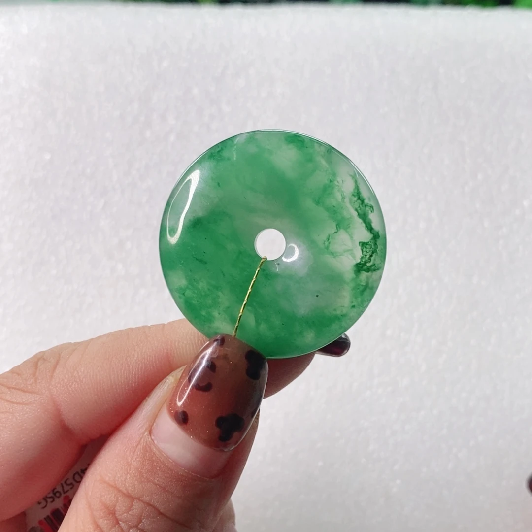 石英质玉未镶嵌颈饰