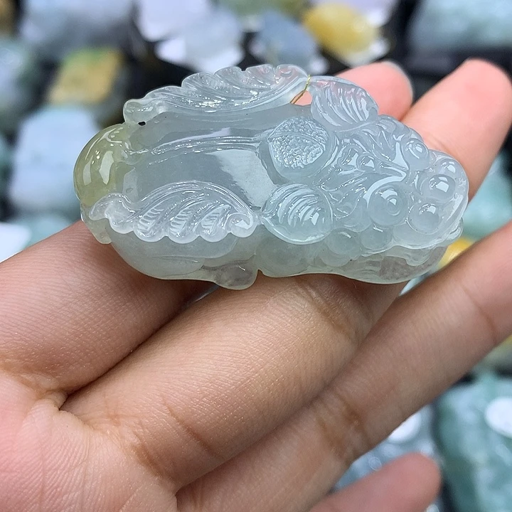 雷***明翡翠未镶嵌颈饰天然缅甸翡翠