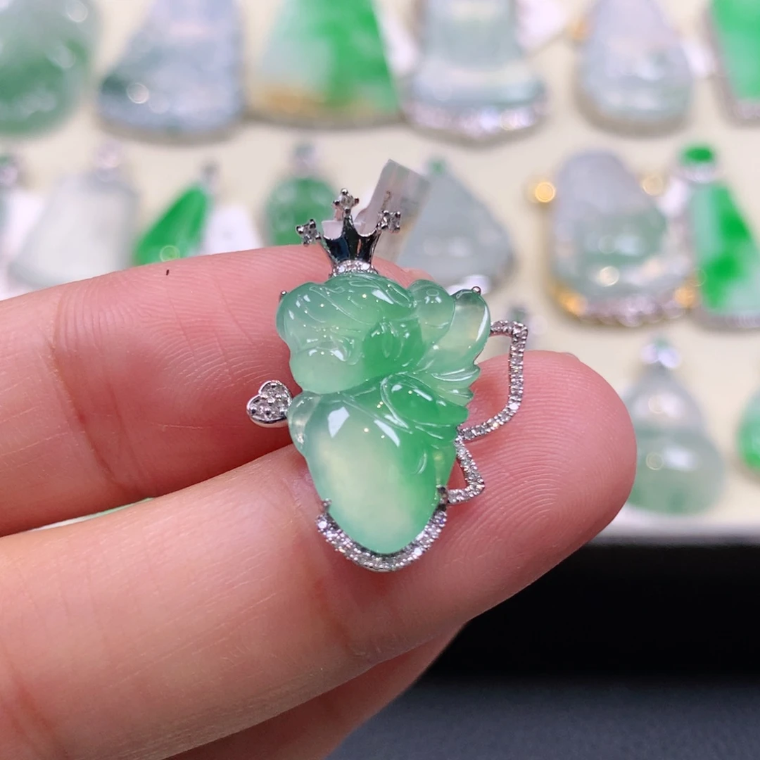 翡翠18K金镶嵌颈饰缅甸天然a货翡翠