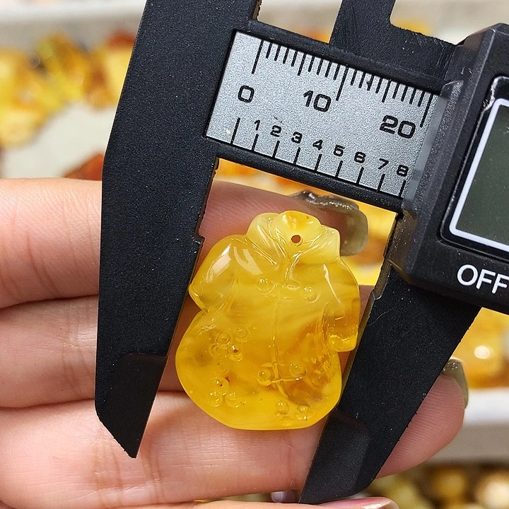 未镶嵌琥珀珠宝奇石