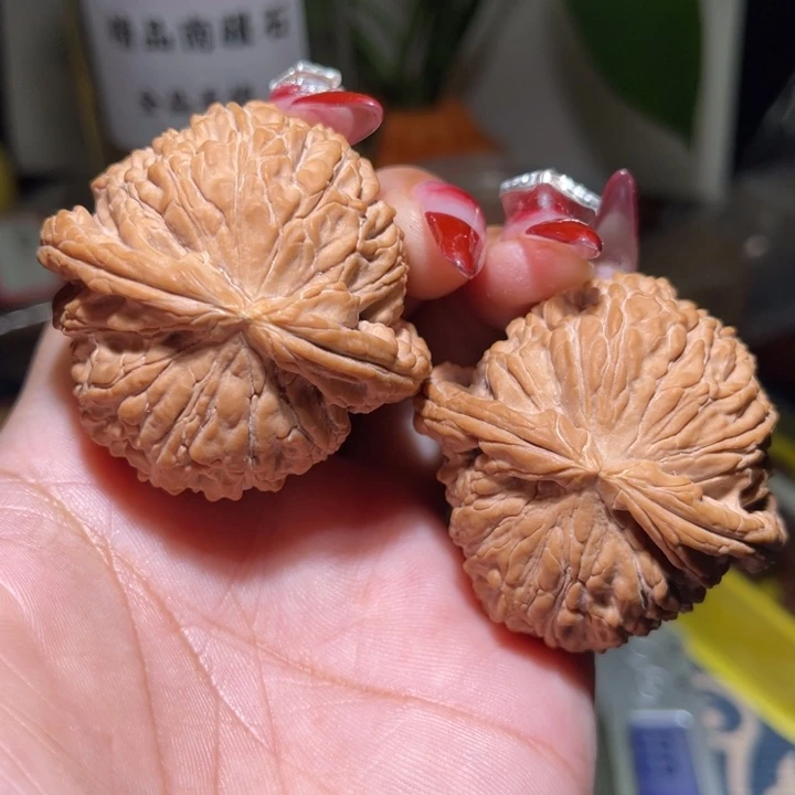 桃核把件             46