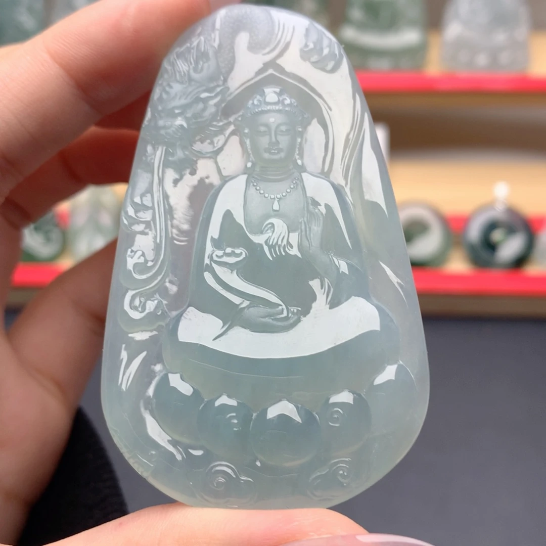 我***望翡翠未镶嵌颈饰素衣观音