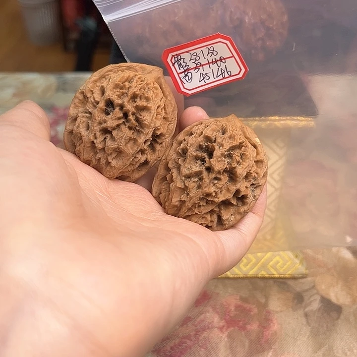 文玩核桃把件大刺官帽