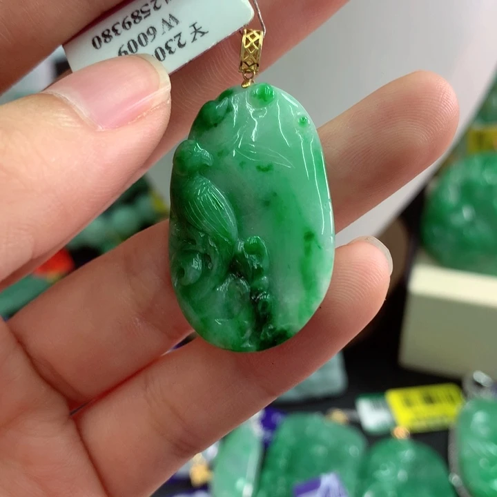 吊坠(不含链)18K金镶嵌翡翠