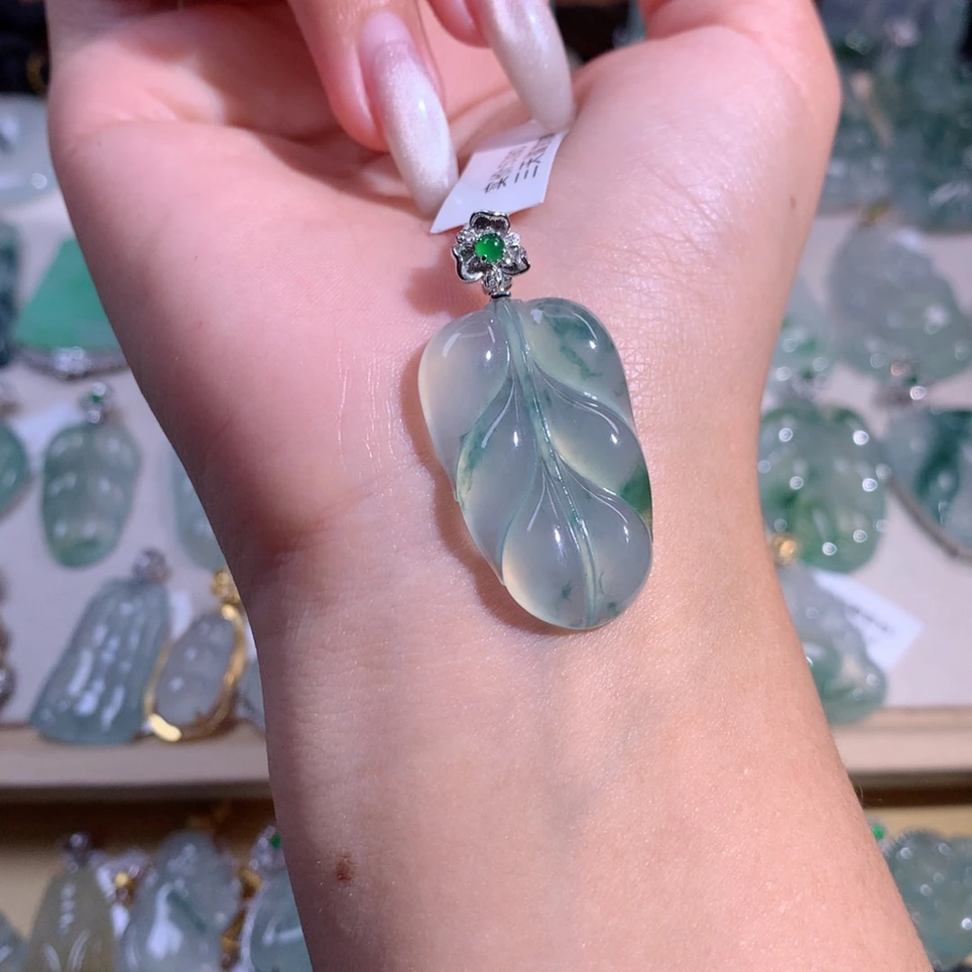 翡翠吊坠(不含链)18K金镶嵌