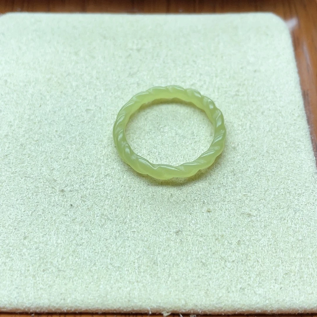 和田玉戒指未镶嵌苡****白黄口麻花17号