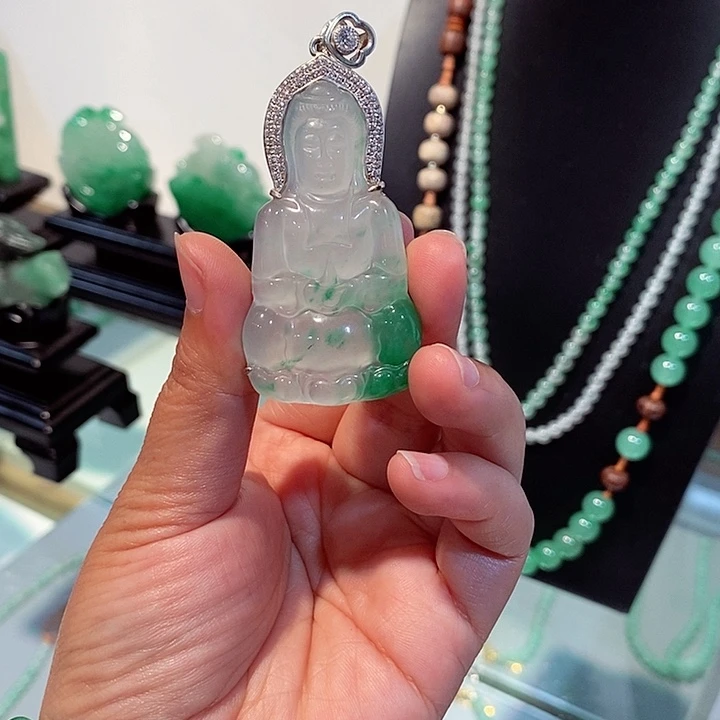 未镶嵌挂件石英质玉（非洲翠）