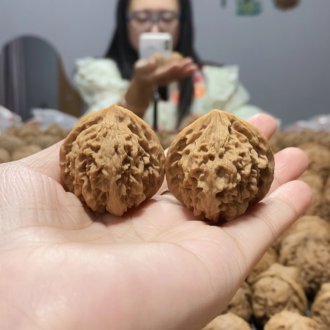 文玩核桃吊坠皇冠36修
