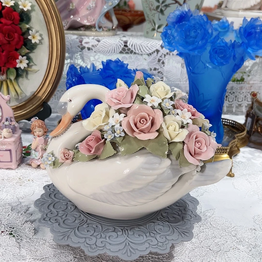 陶瓷0242骨瓷经典天鹅花坛摆件