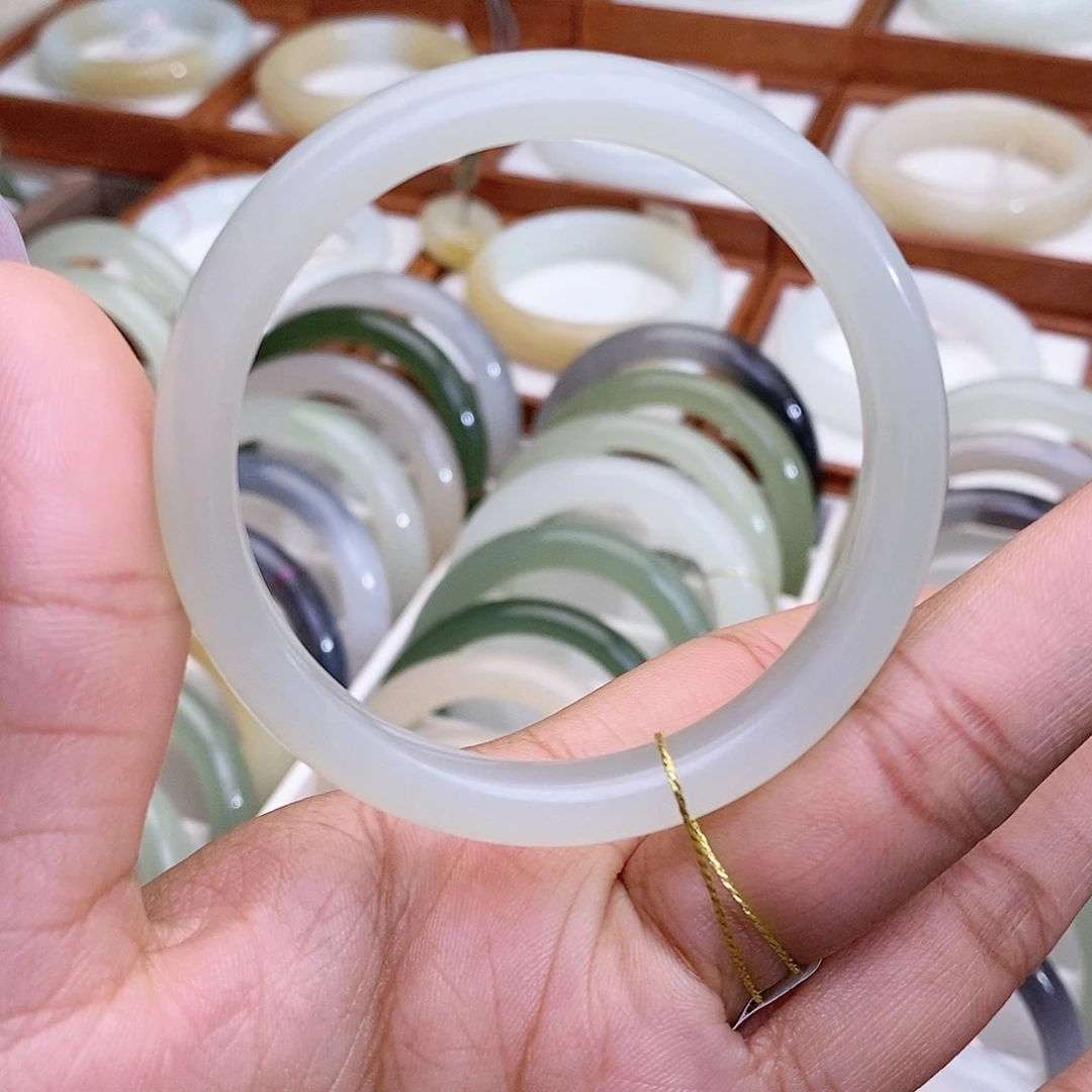 和田玉手镯未镶嵌52.3