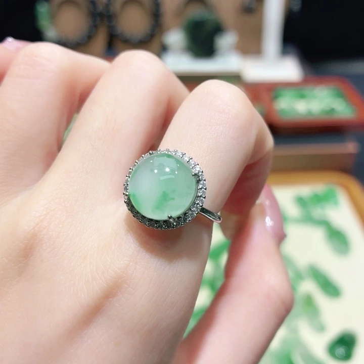 ᰔ***℘石英质玉（非洲翠）未镶嵌颈饰