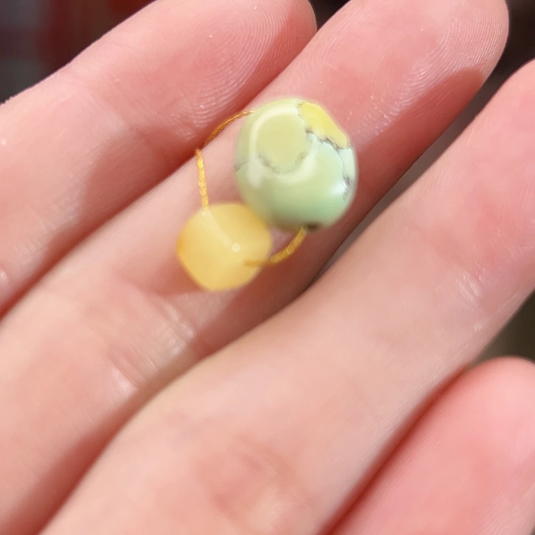 蜜蜡未镶嵌珠宝奇石