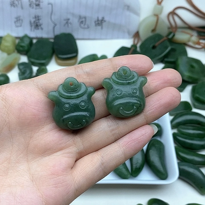 颈饰未镶嵌和田玉